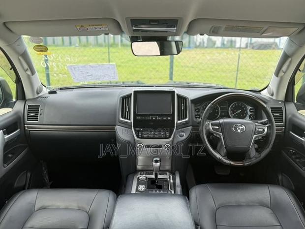 Toyota Land Cruiser 2017 Black