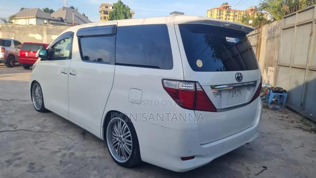 Toyota Alphard 2010 White