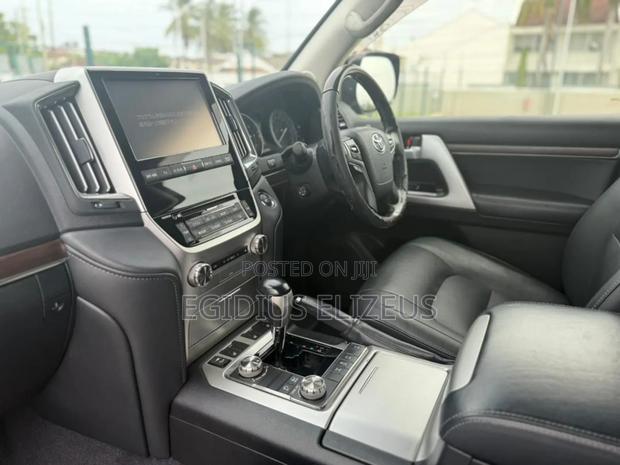 Toyota Land Cruiser 2017 Black