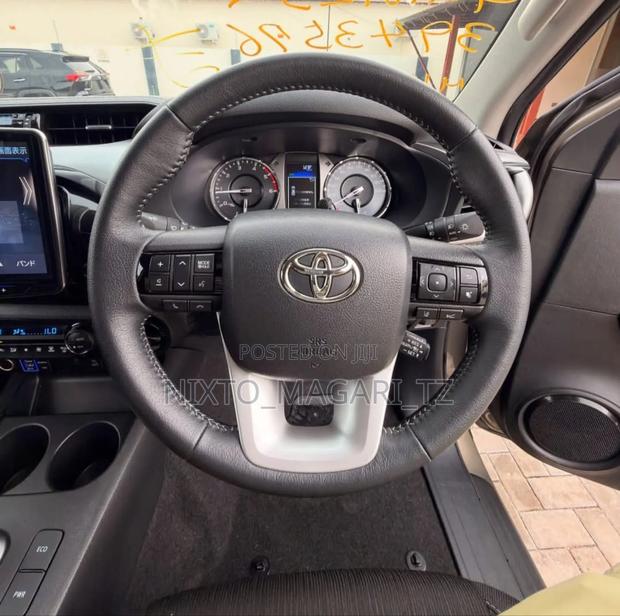 Toyota Hilux 2023