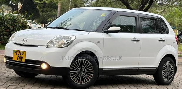 Mazda Verisa 2006 White
