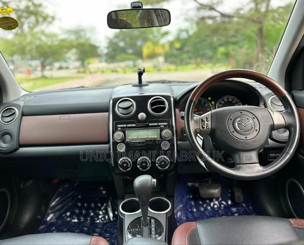 Mazda Verisa 2006 White