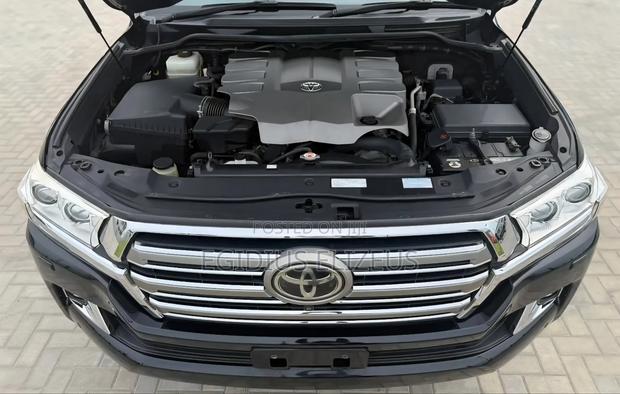 Toyota Land Cruiser 2017 Black