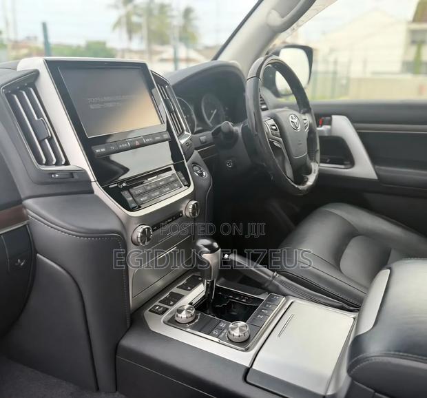 Toyota Land Cruiser 2017 Black
