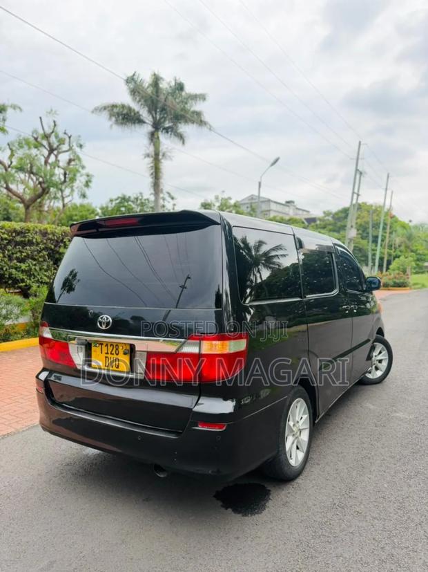 Toyota Alphard 2.4 Petrol AWD 2004 Black
