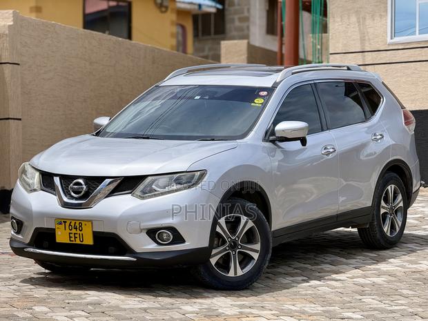Nissan X-Trail 2015 Silver