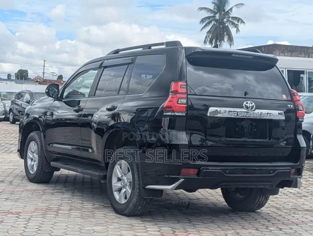 Toyota Land Cruiser Prado 4.0 Petrol TX 2022 Black