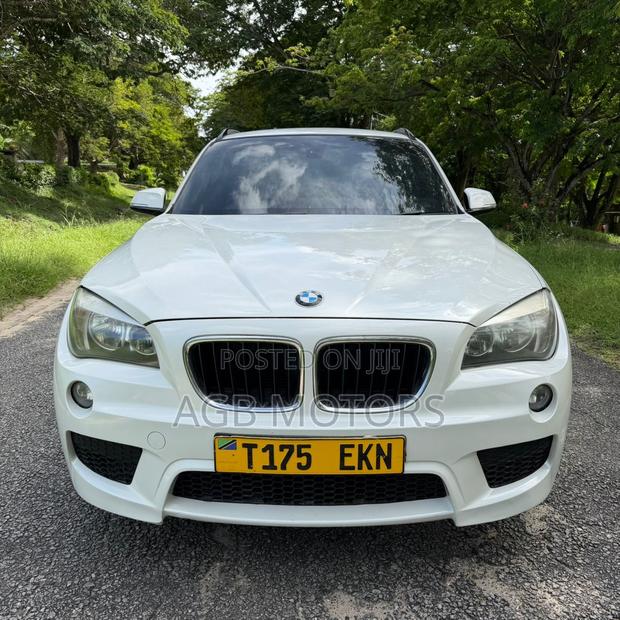 BMW X1 xDrive28i 4dr SUV AWD (2.0L 4cyl Turbo 8A) 2014 White