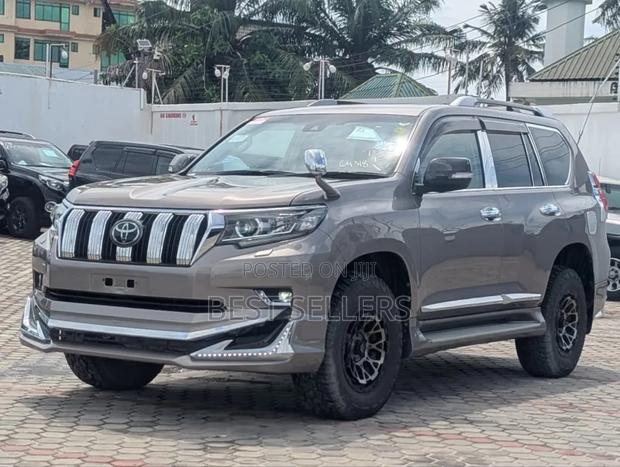 Toyota Land Cruiser Prado 4.0 Petrol TX 2021 Gray