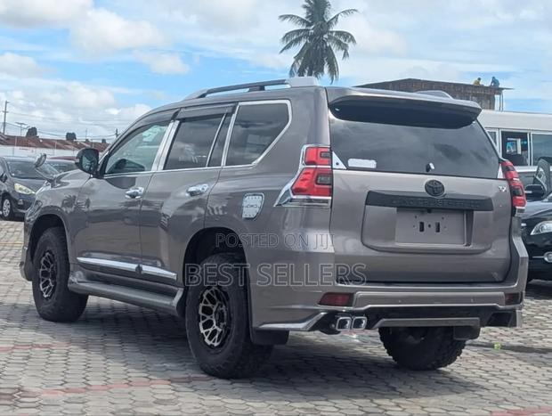 Toyota Land Cruiser Prado 4.0 Petrol TX 2021 Gray