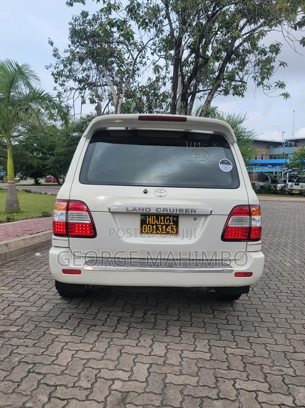 Toyota Land Cruiser 1999 Pearl