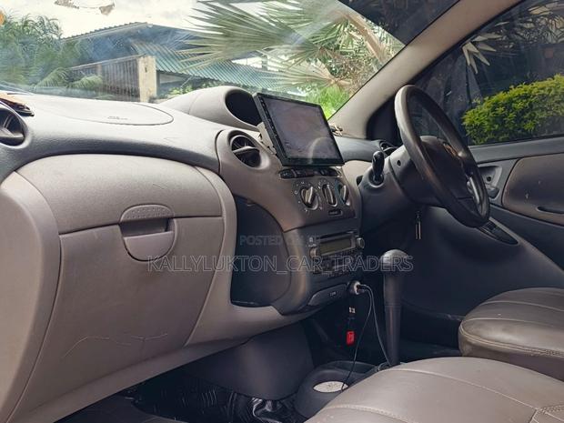 Toyota Vitz 2004 Gold