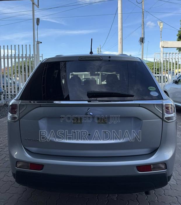 Mitsubishi Outlander 2013 Silver