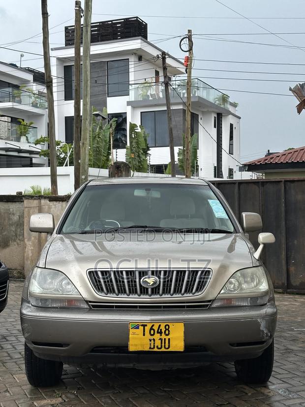Toyota Harrier 2001 Gold