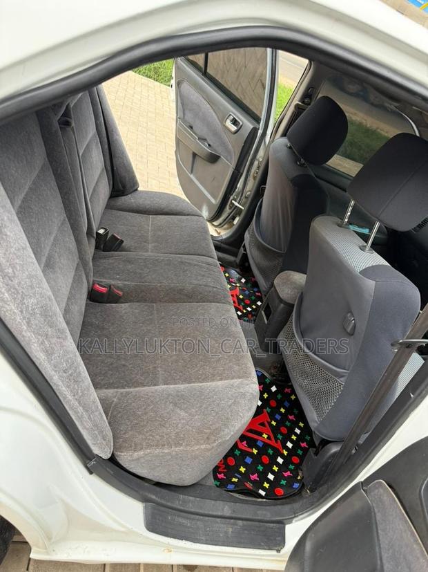 Toyota Carina 2000 White