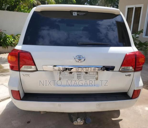 Toyota Land Cruiser 2015 White