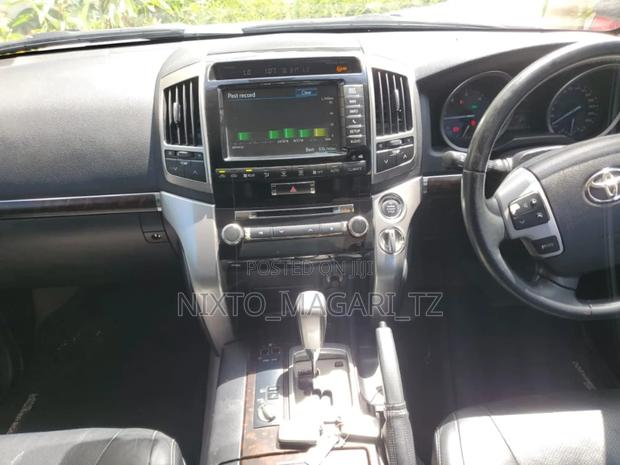 Toyota Land Cruiser 2015 White