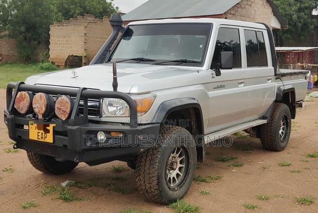 Toyota Land Cruiser 2015 Silver