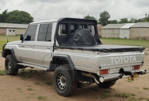 Toyota Land Cruiser 2015 Silver