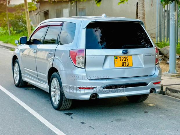 Subaru Forester 2011 Silver