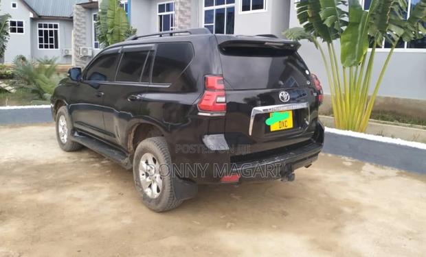 Toyota Land Cruiser Prado 2010 Black