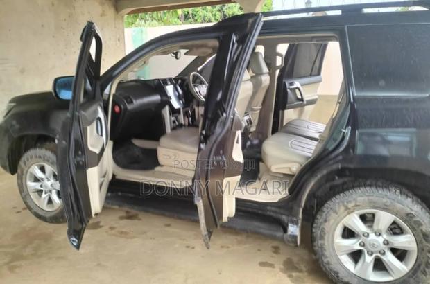Toyota Land Cruiser Prado 2010 Black