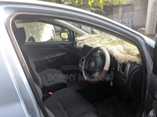 Toyota Wish 2006 Blue