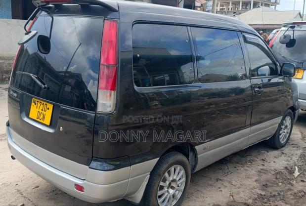 Toyota Noah 2001 Black