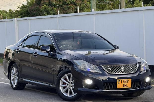 Toyota Crown 2009 Blue