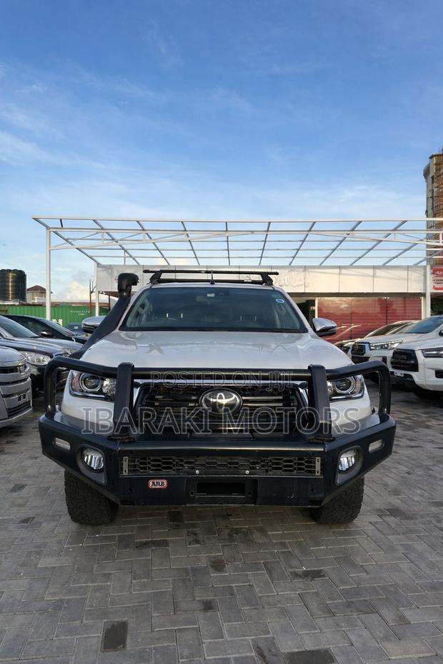 Toyota Hilux 2019 White
