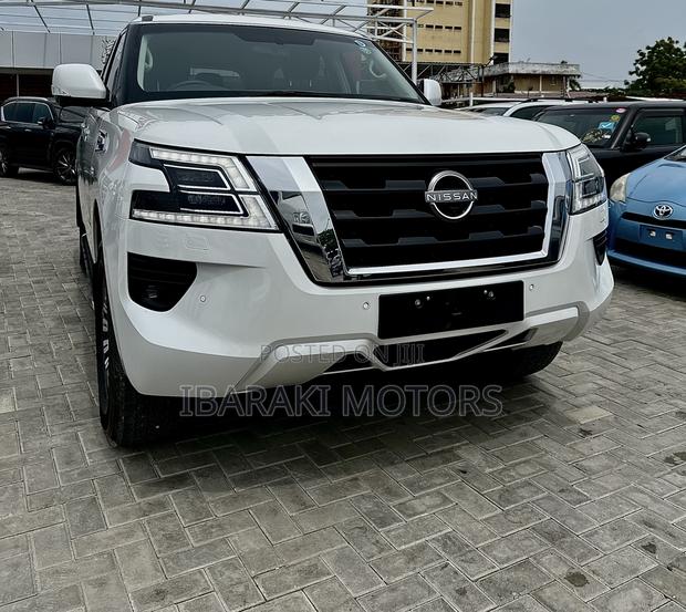 Nissan Patrol 2022 White
