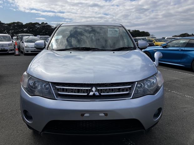 Mitsubishi Outlander ES 2011 Silver