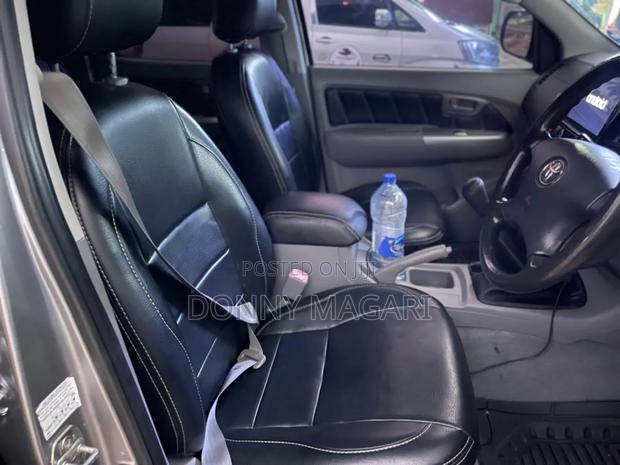 Toyota Hilux 2.5 D-4D Double Cab 2008 Gray