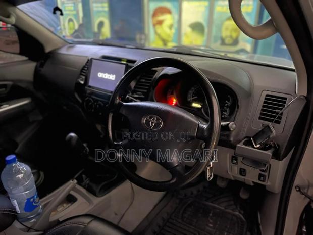 Toyota Hilux 2.5 D-4D Double Cab 2008 Gray