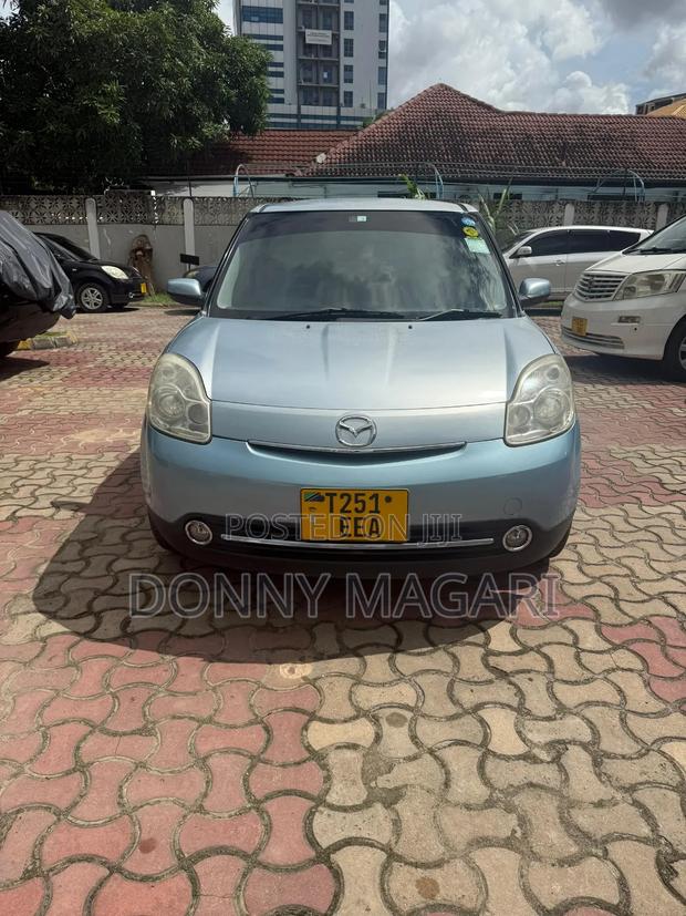 Mazda Verisa 2010 Blue