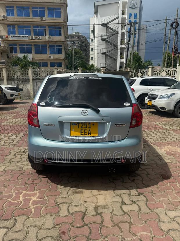 Mazda Verisa 2010 Blue