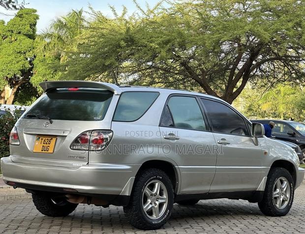 Toyota Harrier 2003 Silver