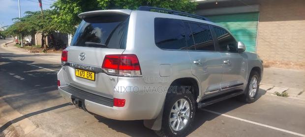 Toyota Land Cruiser 2019 Silver