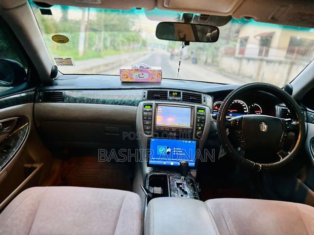 Toyota Crown 2006 Black