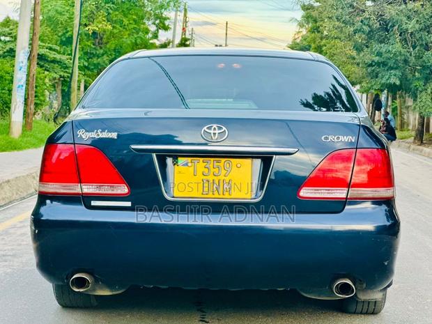 Toyota Crown 2006 Black