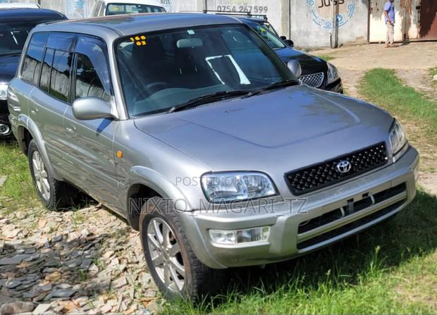Toyota RAV4 1999 Silver