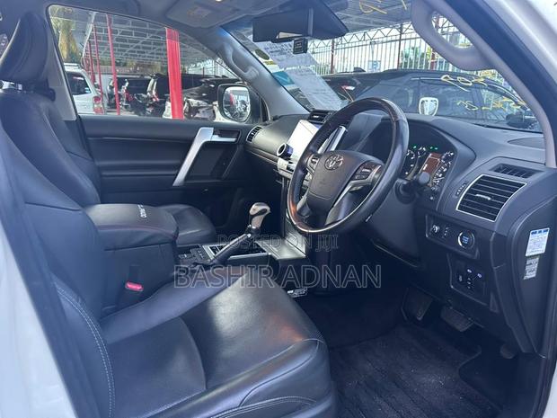 Toyota Land Cruiser Prado 2.8 2020 Off white