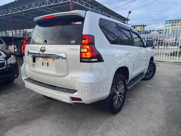 Toyota Land Cruiser Prado 2.8 2020 Off white
