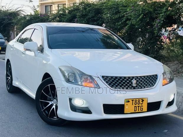 Toyota Crown 2008 White