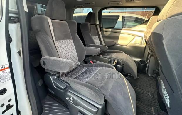 Toyota Alphard 2015 Off white