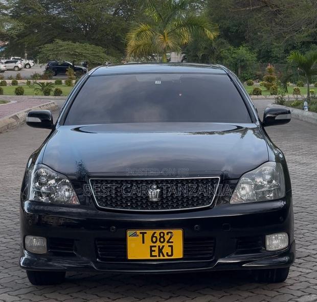 Toyota Crown 2006 Black
