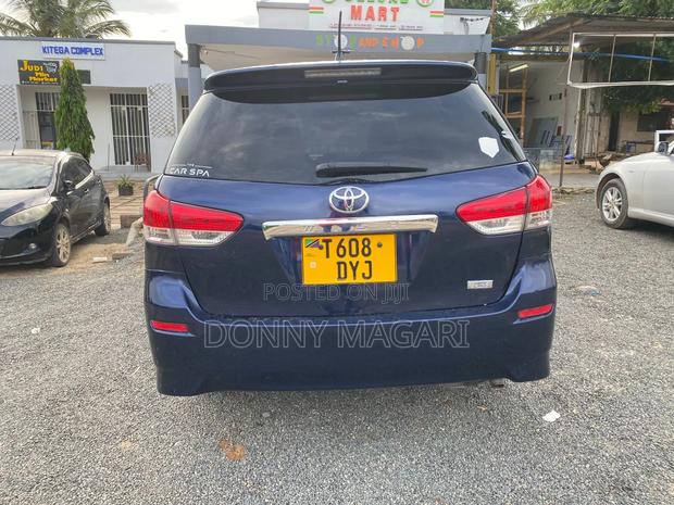 Toyota Wish 2012 Blue