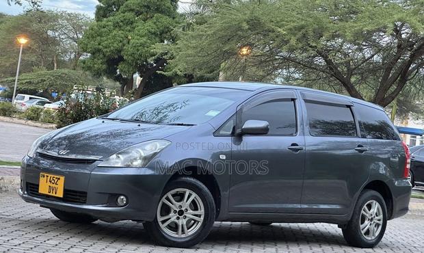 Toyota Wish 2005 Gray