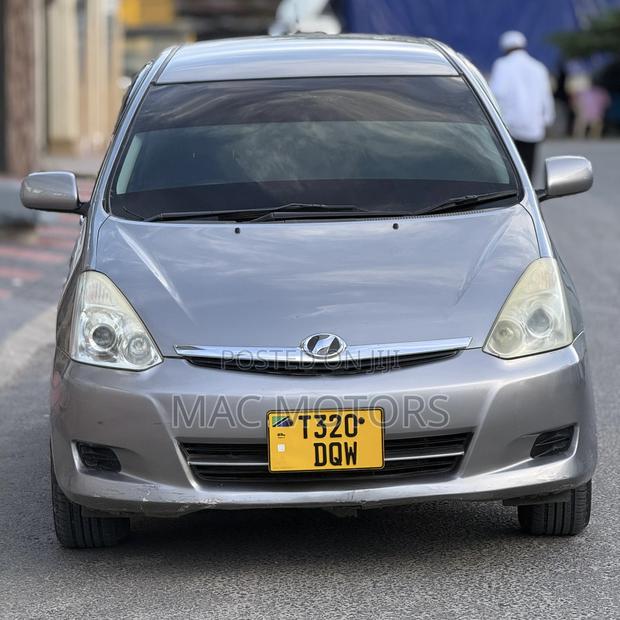 Toyota Wish 2005 Silver