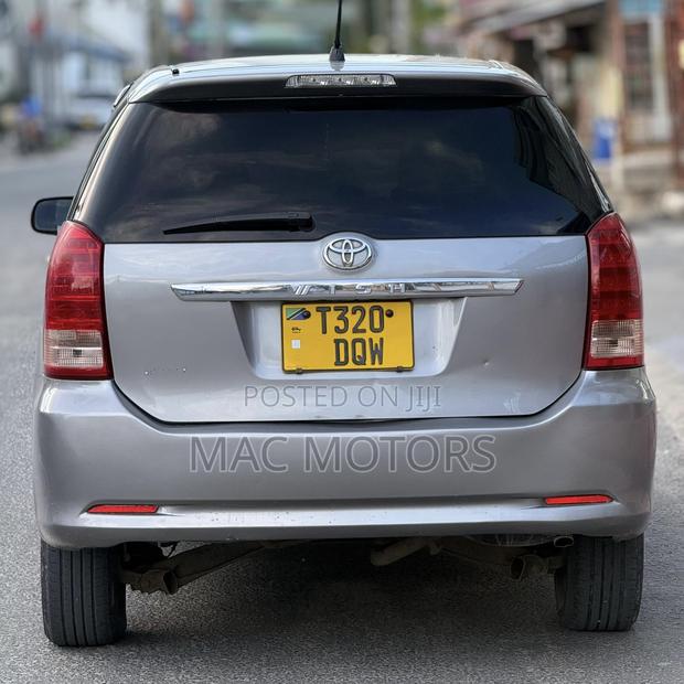 Toyota Wish 2005 Silver